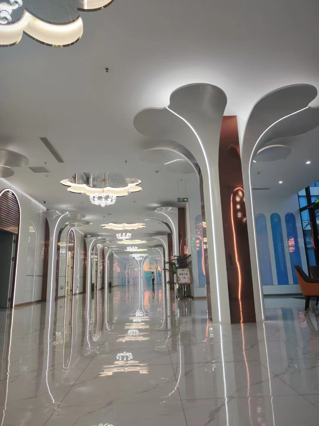 A conclusão do projeto da placa de alumínio do Museu de Ciência e Tecnologia